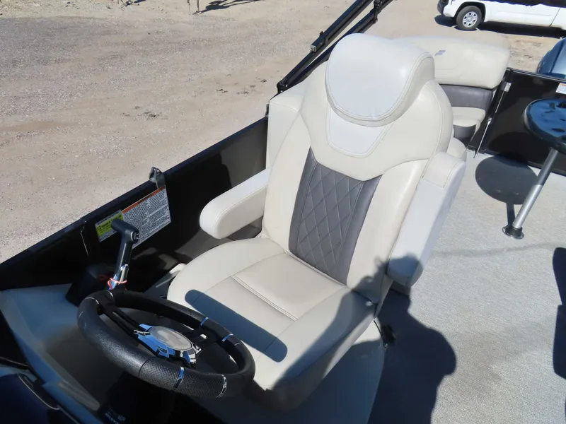 Slide: The Image of Starcraft Tritoon 2022 - 15