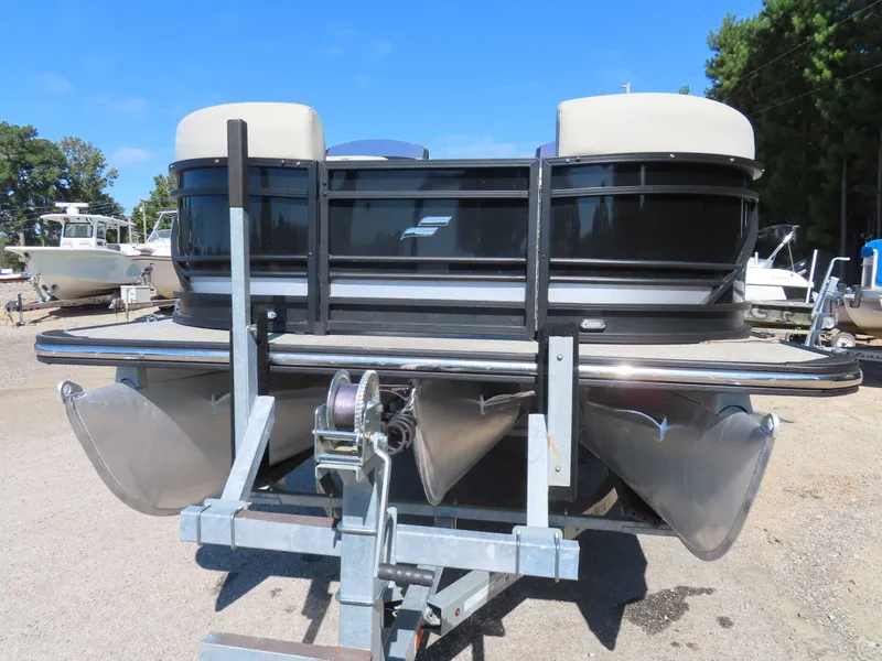 Slide: The Image of Starcraft Tritoon 2022 - 8