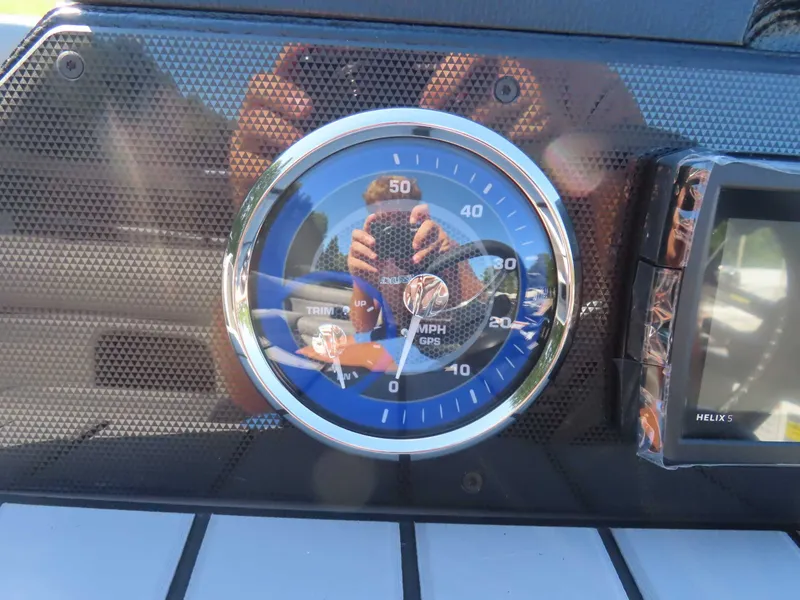 Slide: The Image of Premier 230 SunSation Angler 2026 - 17