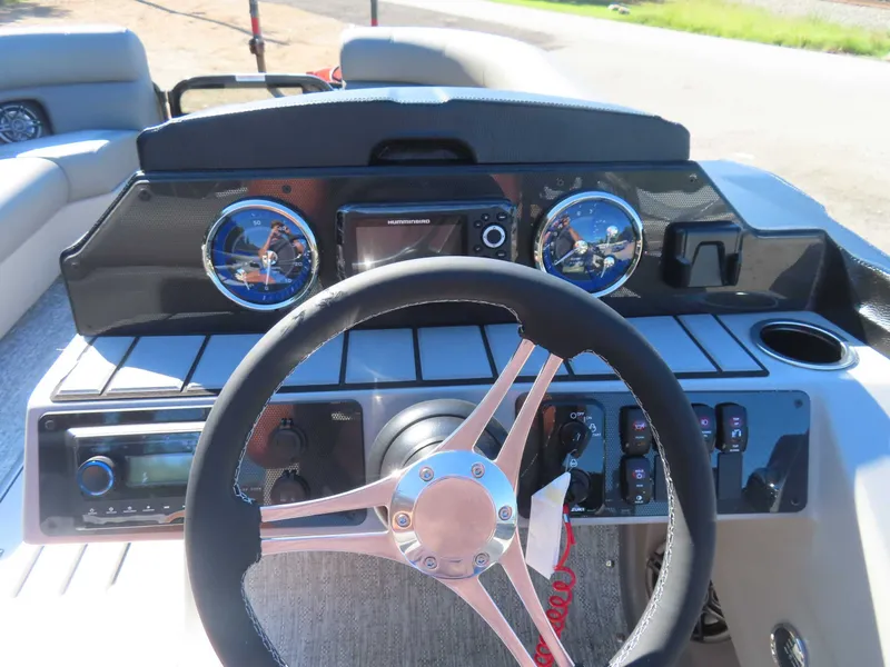 Slide: The Image of Premier 230 SunSation Angler 2026 - 18