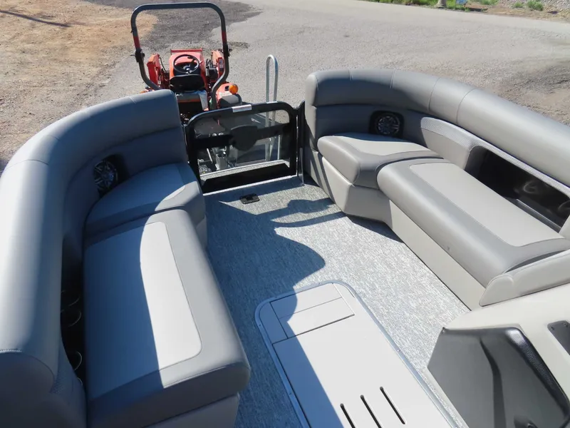 Slide: The Image of Premier 230 SunSation Angler 2026 - 9