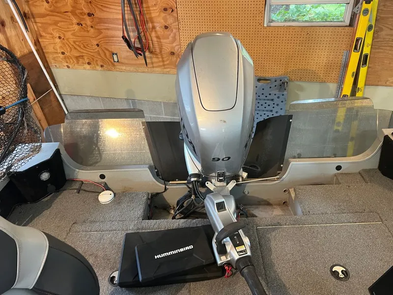 Slide: The Image of Alumacraft Competitor 175 Tiller 2021 - 12