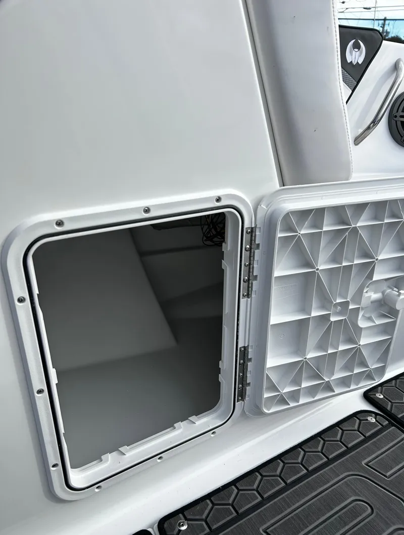 Slide: The Image of Scarab 215 Wake ID 2024 - 54