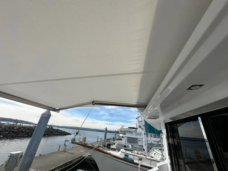 Slide: The Image of Cruisers Yachts 46 Cantius 2022 - 11