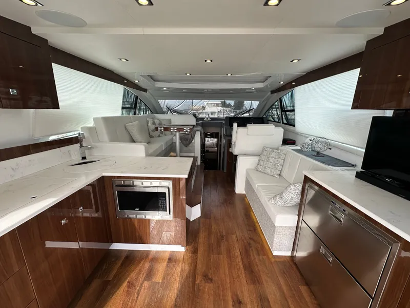 Slide: The Image of Cruisers Yachts 46 Cantius 2022 - 13