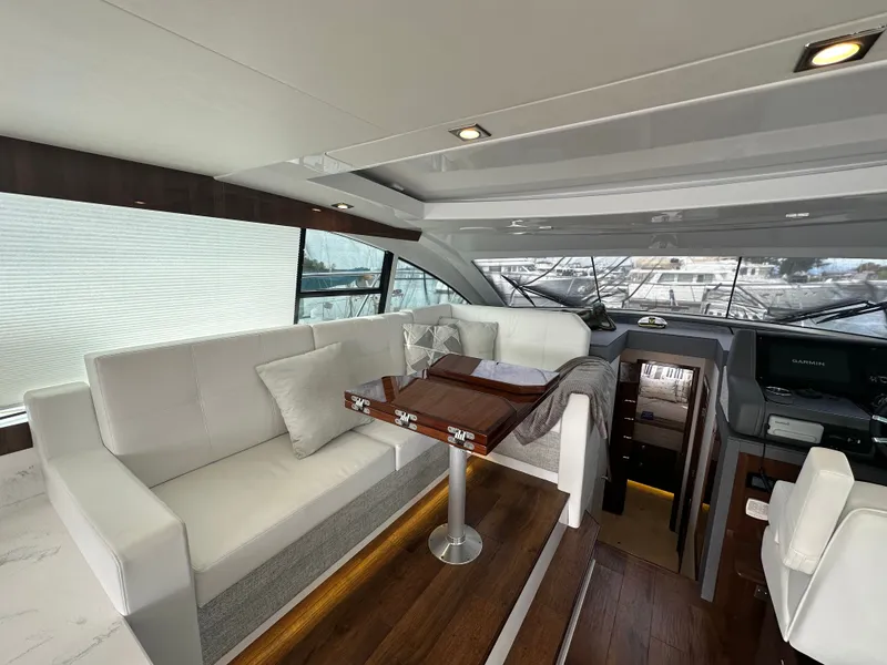 Slide: The Image of Cruisers Yachts 46 Cantius 2022 - 17