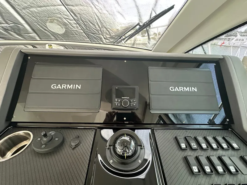 Slide: The Image of Cruisers Yachts 46 Cantius 2022 - 21