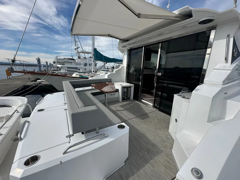 Slide: The Image of Cruisers Yachts 46 Cantius 2022 - 7