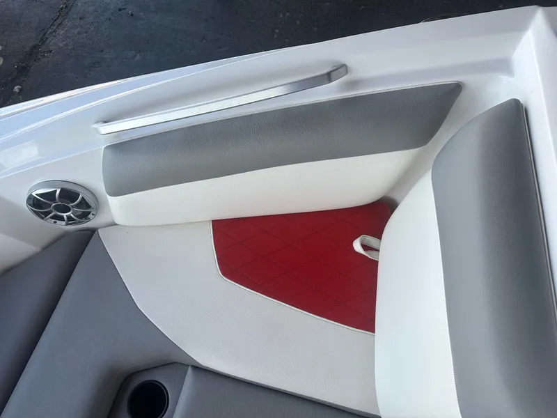 Slide: The Image of Tigé R20 2019 - 2