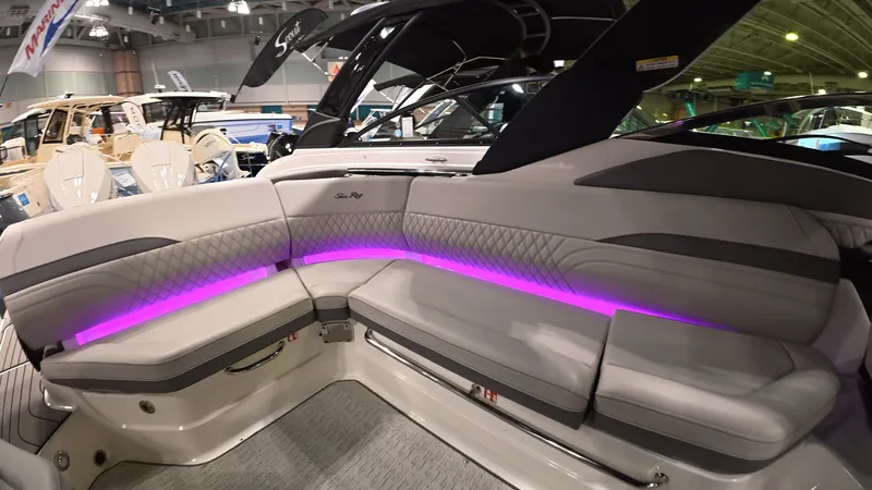 Slide: The Image of Sea Ray SLX 280 Outboard 2026 - 10