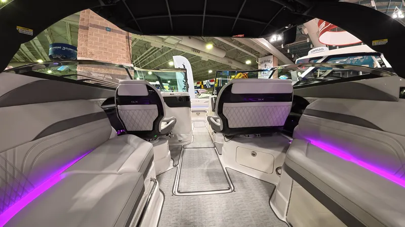 Slide: The Image of Sea Ray SLX 280 Outboard 2026 - 14