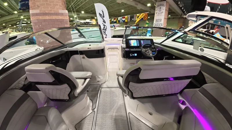 Slide: The Image of Sea Ray SLX 280 Outboard 2026 - 15