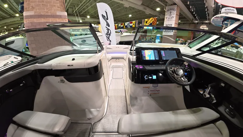 Slide: The Image of Sea Ray SLX 280 Outboard 2026 - 16