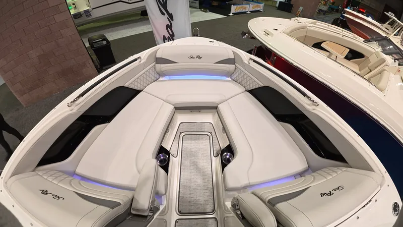 Slide: The Image of Sea Ray SLX 280 Outboard 2026 - 22
