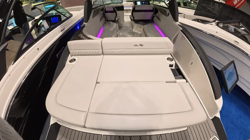 Slide: The Image of Sea Ray SLX 280 Outboard 2026 - 4