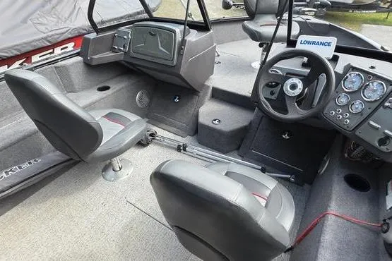 Slide: The Image of 2022 Tracker Pro Guide V-175 WT boat interior with steering console and seating. - 15