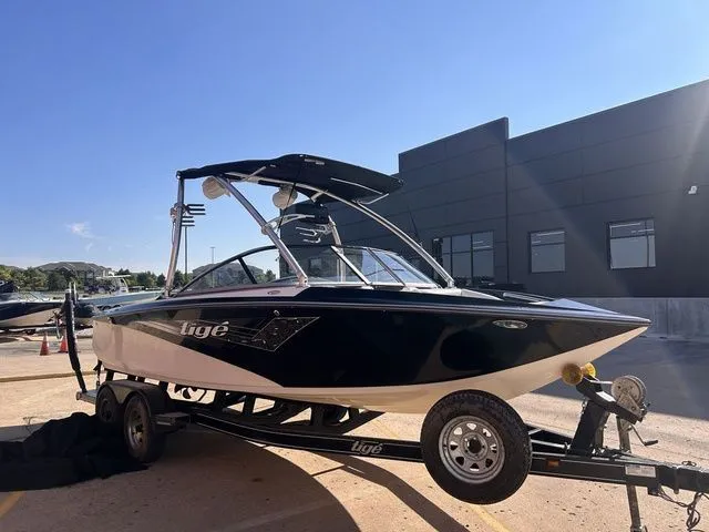 Slide: The Image of Tigé Z1 2008 - 5