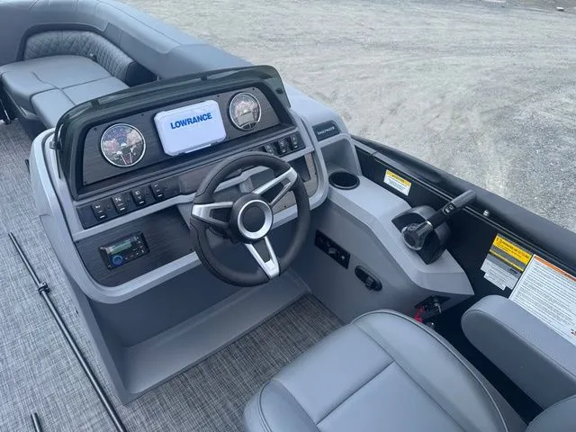 Slide: The Image of Godfrey Sweetwater 2286 SFL Tritoon - Yamaha 150 2026 - 10