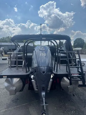 Slide: The Image of Godfrey Sweetwater 2286 SFL Tritoon - Yamaha 150 2026 - 3
