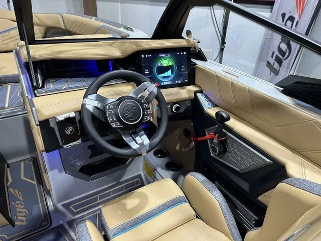 Slide: The Image of Tigé Ultré 25ZX 2026 - 16