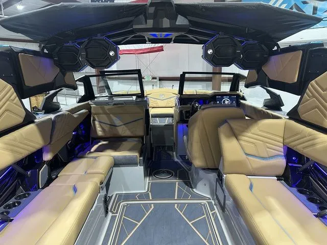 Slide: The Image of Tigé Ultré 25ZX 2026 - 7