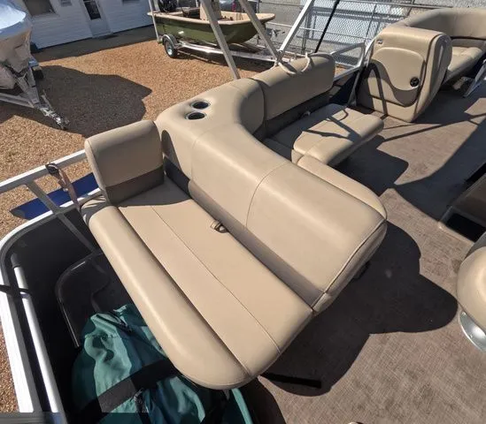 Slide: The Image of Sun Tracker Party Barge 18 DLX 2022 - 13