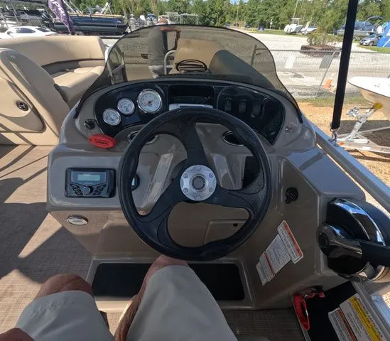 Slide: The Image of Sun Tracker Party Barge 18 DLX 2022 - 17