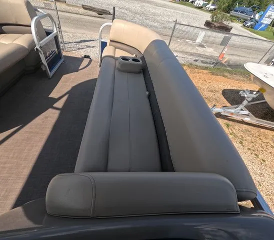 Slide: The Image of Sun Tracker Party Barge 18 DLX 2022 - 19