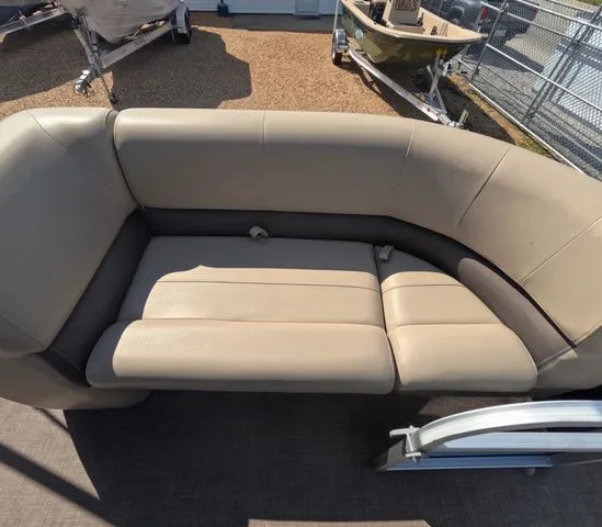 Slide: The Image of Sun Tracker Party Barge 18 DLX 2022 - 22