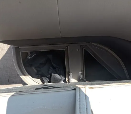 Slide: The Image of Sun Tracker Party Barge 18 DLX 2022 - 29