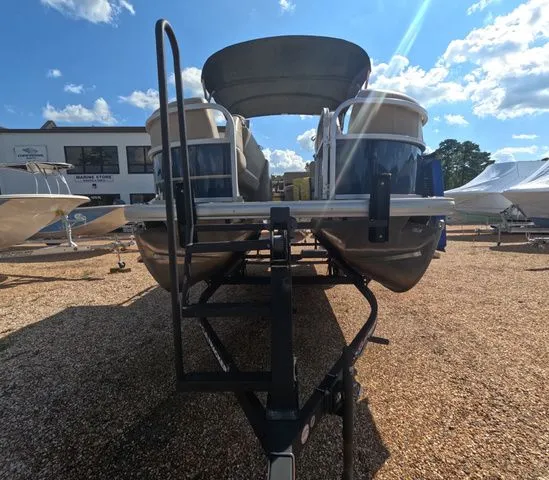 Slide: The Image of Sun Tracker Party Barge 18 DLX 2022 - 3