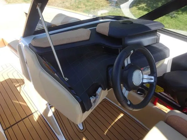 Slide: The Image of Nautique G23 2024 - 12