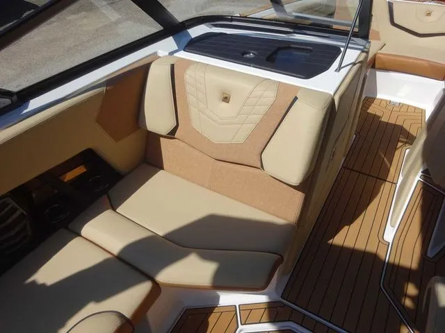 Slide: The Image of Nautique G23 2024 - 14