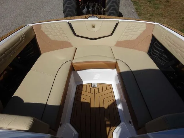 Slide: The Image of Nautique G23 2024 - 15