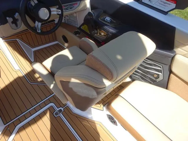 Slide: The Image of Nautique G23 2024 - 8