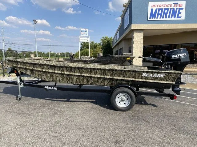 The Image of SeaArk 1652 MV 2025 - 1