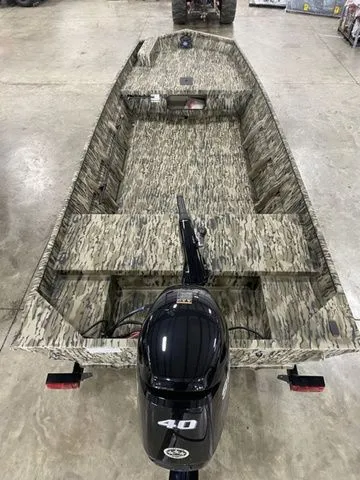 Slide: The Image of SeaArk 1652 MV 2025 - 9