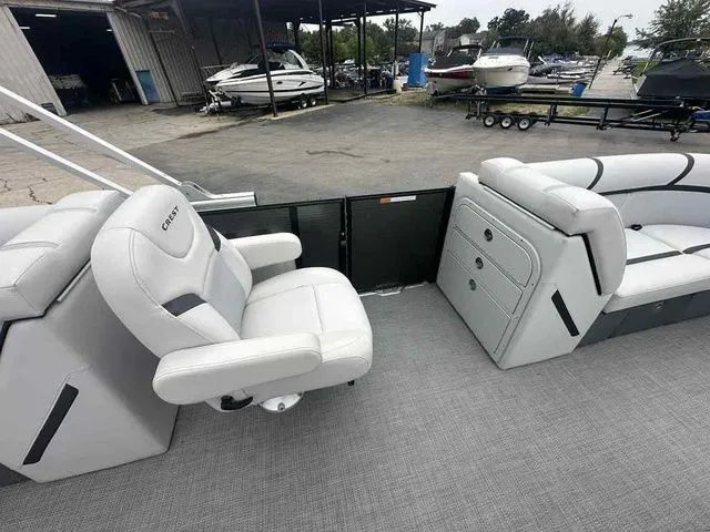 Slide: The Image of Crest Classic LX 220 SLC 2023 - 10