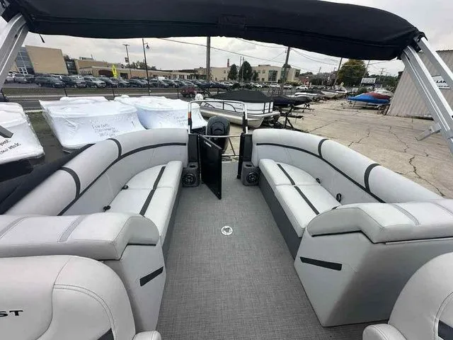 Slide: The Image of Crest Classic LX 220 SLC 2023 - 12