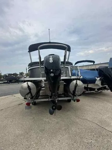 Slide: The Image of Crest Classic LX 220 SLC 2023 - 15