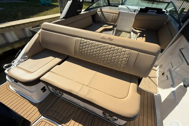Slide: The Image of Sea Ray SDX 250 Outboard 2024 - 4