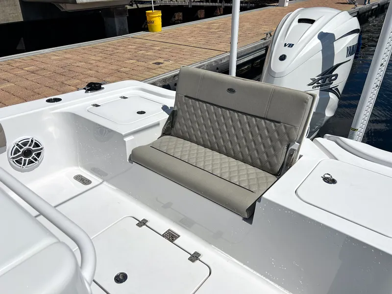 Slide: The Image of Sportsman Masters 267OE Bay Boat 2021 - 33