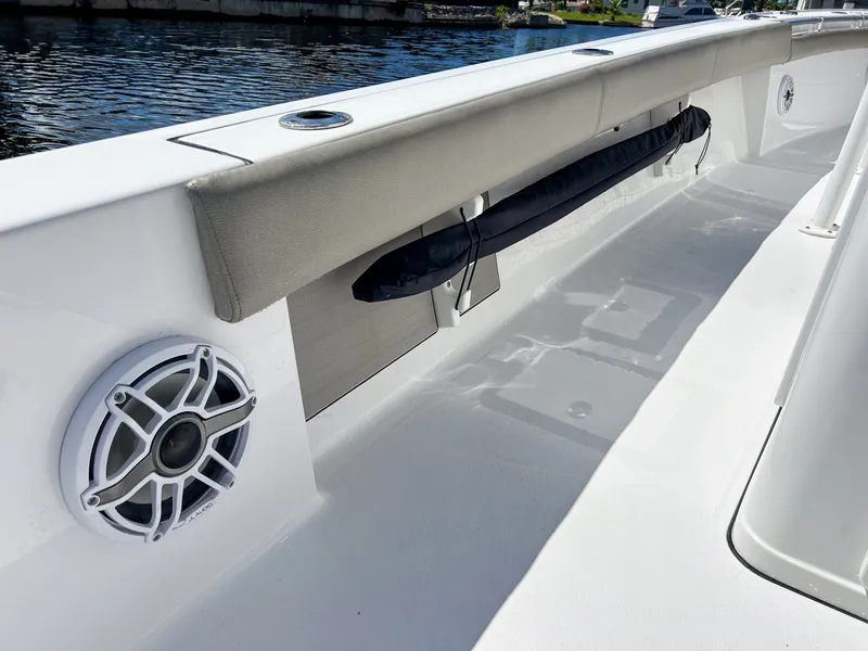 Slide: The Image of Sportsman Masters 267OE Bay Boat 2021 - 38