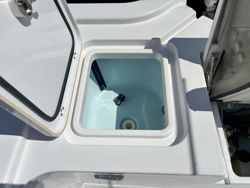 Slide: The Image of Sportsman Masters 267OE Bay Boat 2021 - 40