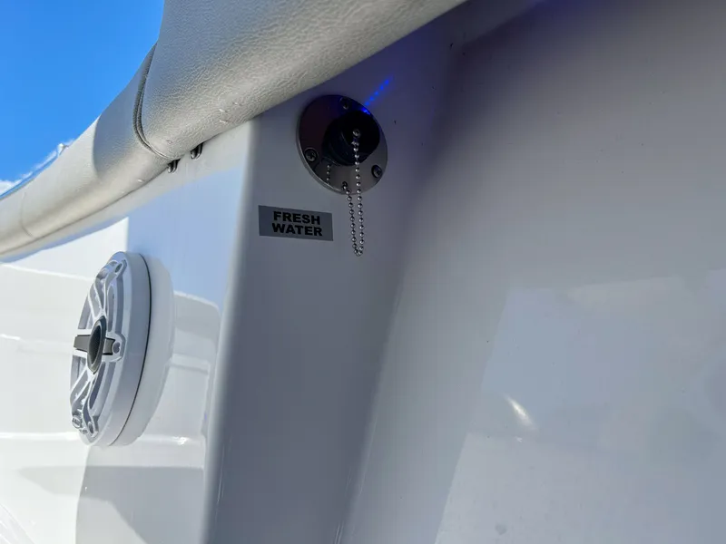 Slide: The Image of Sportsman Masters 267OE Bay Boat 2021 - 58