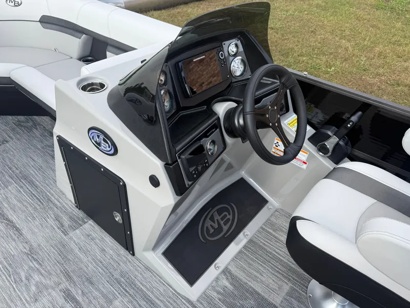 Slide: The Image of Montego Bay 8522 Swingback Premium Deluxe Pontoon & Honda 4-Stroke EFI 2026 - 11