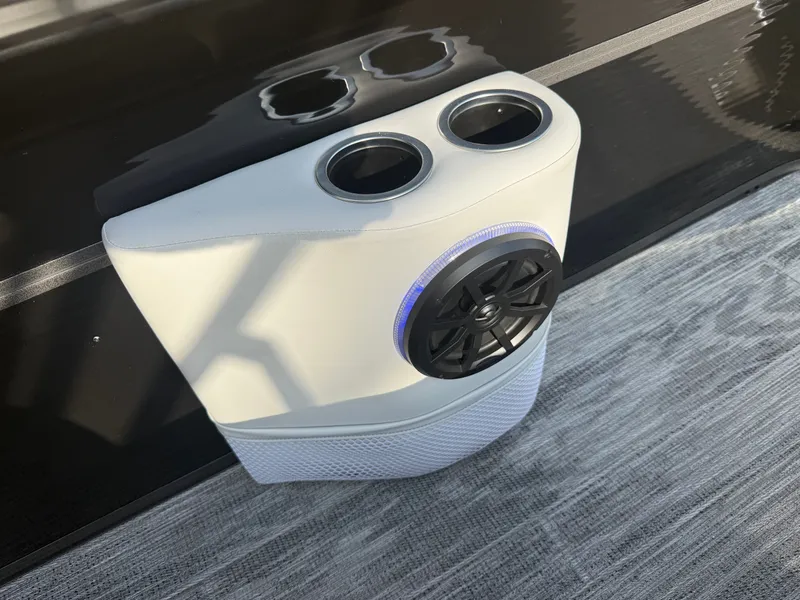 Slide: The Image of Montego Bay 8522 Swingback Premium Deluxe Pontoon & Honda 4-Stroke EFI 2026 - 24