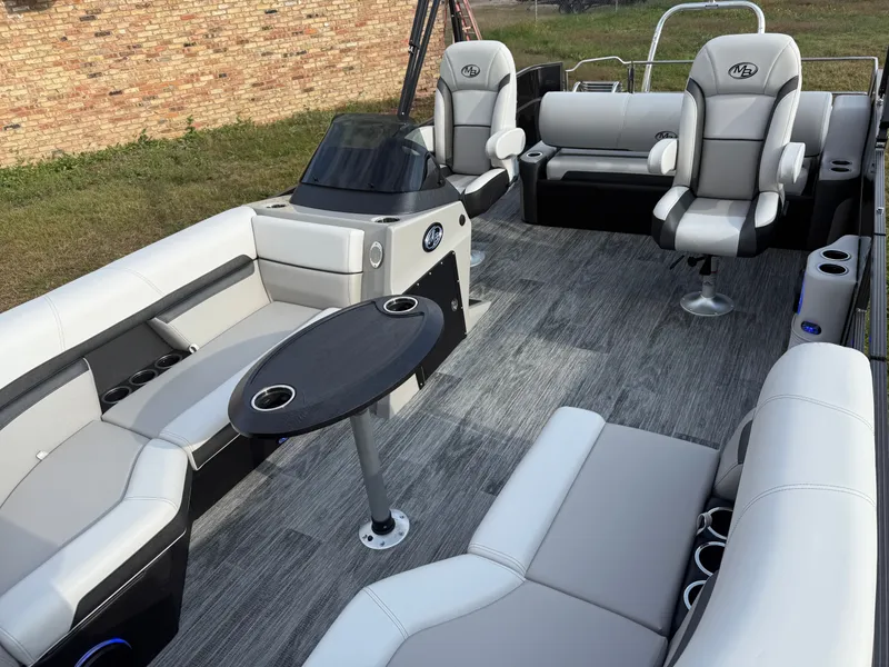 Slide: The Image of Montego Bay 8522 Swingback Premium Deluxe Pontoon & Honda 4-Stroke EFI 2026 - 29