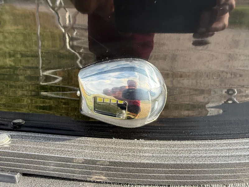 Slide: The Image of Montego Bay 8522 Swingback Premium Deluxe Pontoon & Honda 4-Stroke EFI 2026 - 34