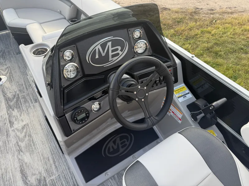 Slide: The Image of Montego Bay 8522 Swingback Deluxe Pontoon & Honda 4-Stroke EFI 2026 - 13